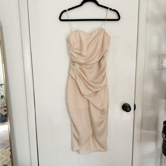 Cream satin strapless dress - Picture 2 of 6